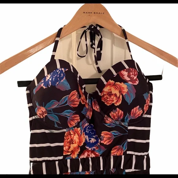 ModCloth Swimsuit  DO NOT PURCHASE ON HOLD FOR @elizabethczarne - Picture 4 of 12